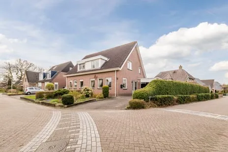 Twee-onder-één-kap te koop: Ring 19, Nieuweroord kern Nieuweroord (Gem. Hoogeveen)