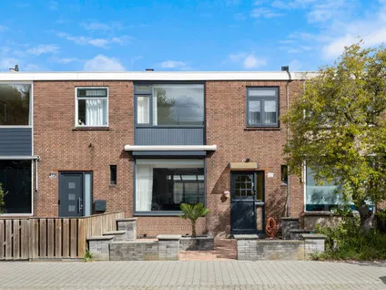 Tussenwoning te koop: Ring 231, Pernis Rotterdam