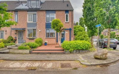 Corner house for sale: Ring 427, Krommeweg-Zuid Hendrik-Ido-Ambacht