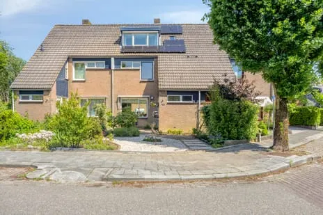 Tussenwoning te koop: Ring 64, Krommeweg-Noord Hendrik-Ido-Ambacht