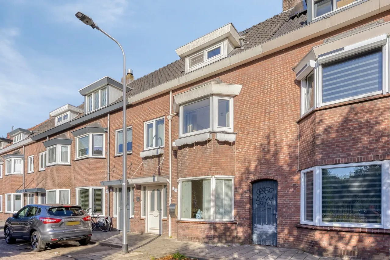 Tussenwoning te koop: Ringbaan-Zuid 105, Tilburg