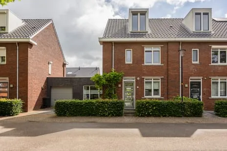 Tussenwoning te koop: Ringdijk 21, Essenpas Bemmel