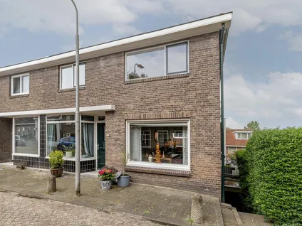 Twee-onder-één-kap te koop: Ringdijk 27A, Centrum Ridderkerk