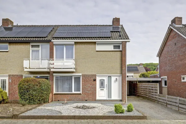 Twee-onder-één-kap te koop: Ringweg 12, Heel Heel