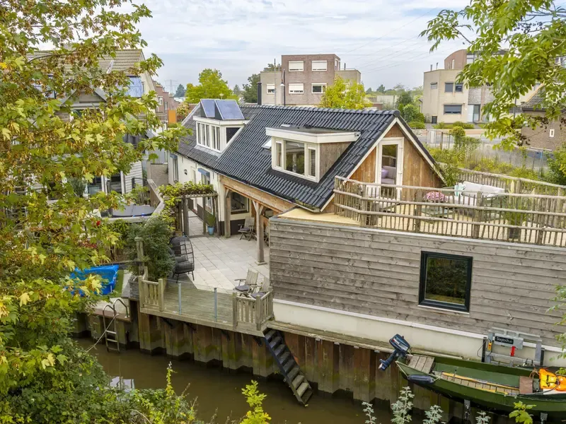 Vrijstaande woning te koop: Rivierdijk 100, Sliedrecht