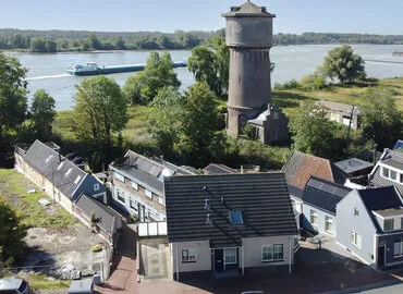 Vrijstaande woning te koop: Rivierdijk 108, Sliedrecht