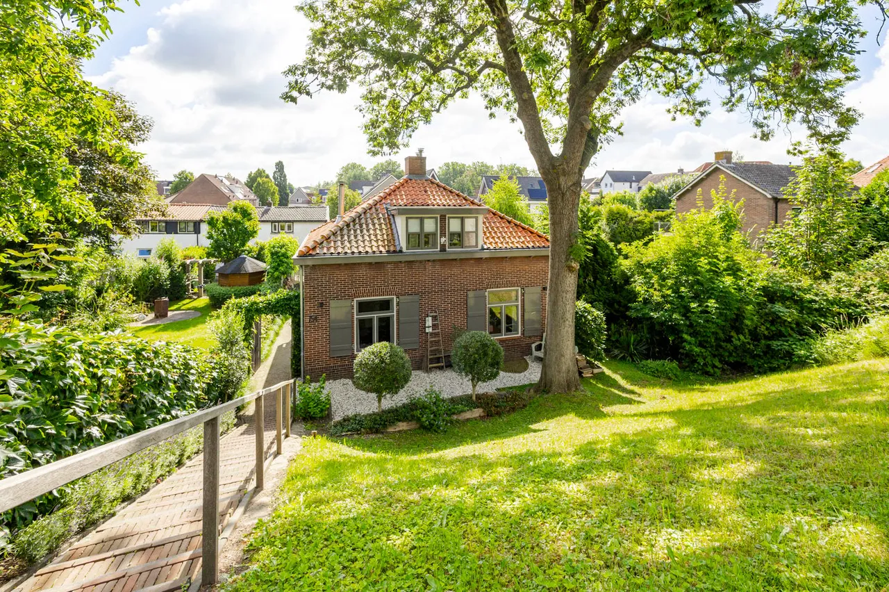 Vrijstaande woning te koop: Rivierdijk 754, Hardinxveld-Giessendam