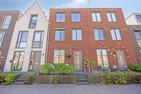 Tussenwoning te koop: Rivierloop 50, Het Onderdijks Kampen