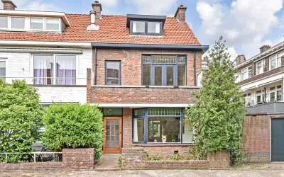 Hoekwoning te koop: Riënzistraat 9, Componistenbuurt 'S-Gravenhage