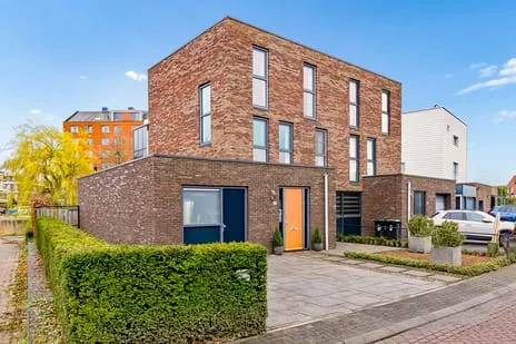 Twee-onder-één-kap te koop: Roald Amundsenstraat 61, Columbuskwartier Zuid Almere