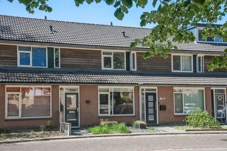 Tussenwoning te koop: Rob de Vriesstraat 161, Weijinkshoek Hengelo