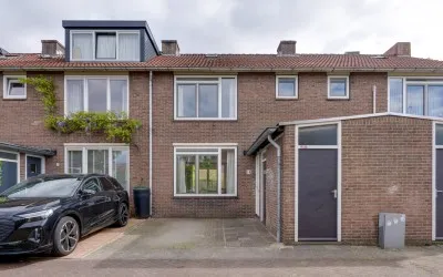 Tussenwoning te koop: Robbert Cijferstraat 14, Arondeusbuurt Amsterdam