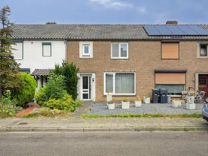 Tussenwoning te koop: Robert Graaflandstraat 17, Stadbroek Sittard