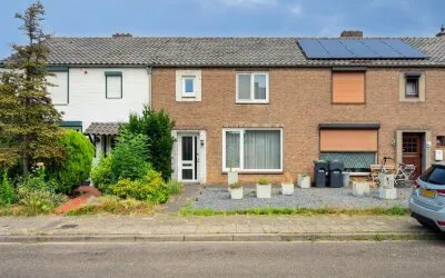 Tussenwoning te koop: Robert Graaflandstraat 17, Stadbroek Sittard