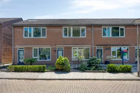 Tussenwoning te koop: Robert Kochlaan 6, Centrum IJsselmuiden Ijsselmuiden