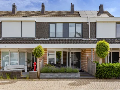 Tussenwoning te koop: Robert Stolzhof 193, Kersenboogerd-Zuid - Buurt 33 05 Hoorn