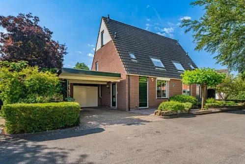 Twee-onder-één-kap te koop: Robert Stolzlaan 4, Zuiderpark Hoogezand
