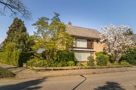Vrijstaande woning te koop: Robert Kochlaan 3, Rollecatekwartier Deventer