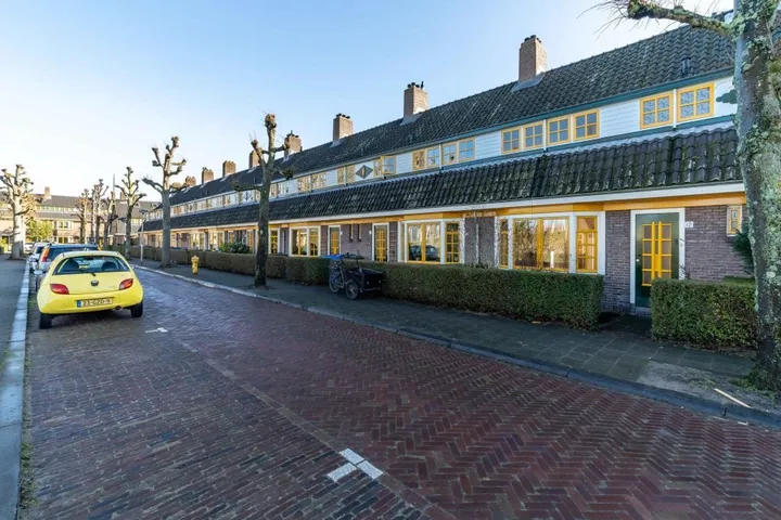 Tussenwoning te koop: Robert Koumansplein 12, Delft