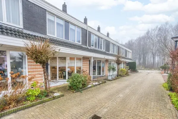 Tussenwoning te koop: Robert Stolzhof 187, Kersenboogerd-Zuid - Buurt 33 05 Hoorn