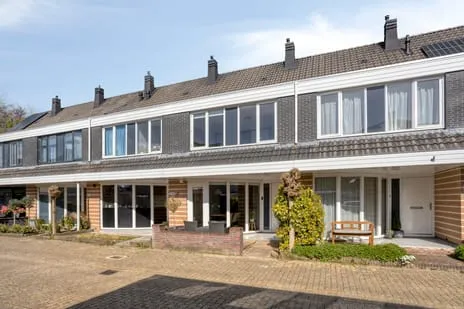 Tussenwoning te koop: Robert Stolzhof 199, Kersenboogerd-Zuid - Buurt 33 05 Hoorn