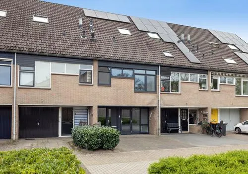 Tussenwoning te koop: Robert Stolzstraat 69, Hengelo