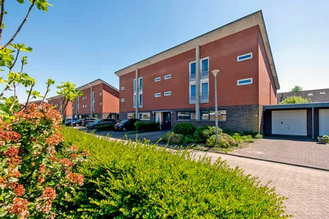 Tussenwoning te koop: Robijnstoep 45, De Stoepen Assen