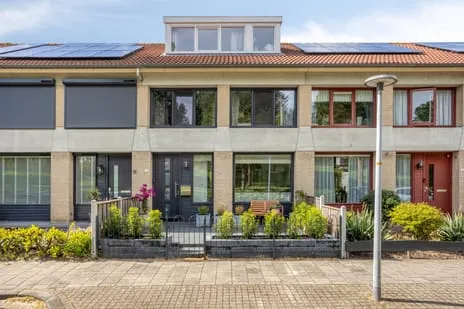 Tussenwoning te koop: Rock and Rollstraat 10, Danswijk Noordoost Almere