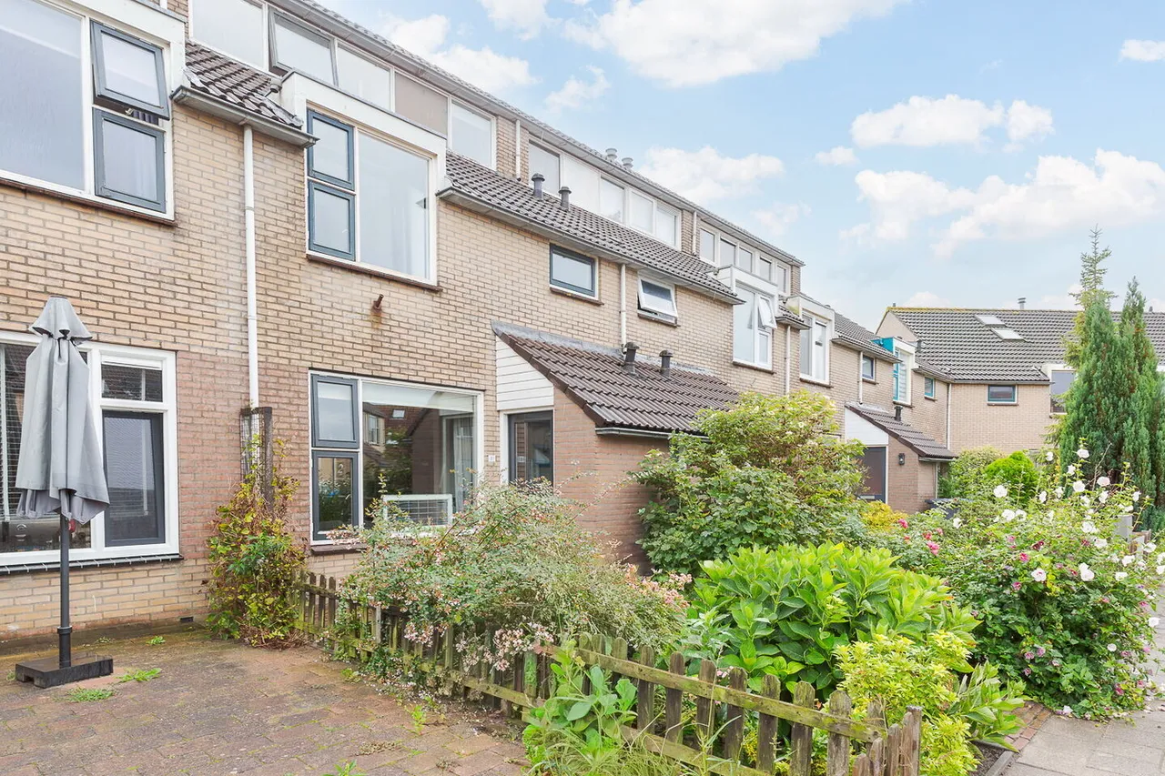 Tussenwoning te koop: Rode Klaver 81, Sneek