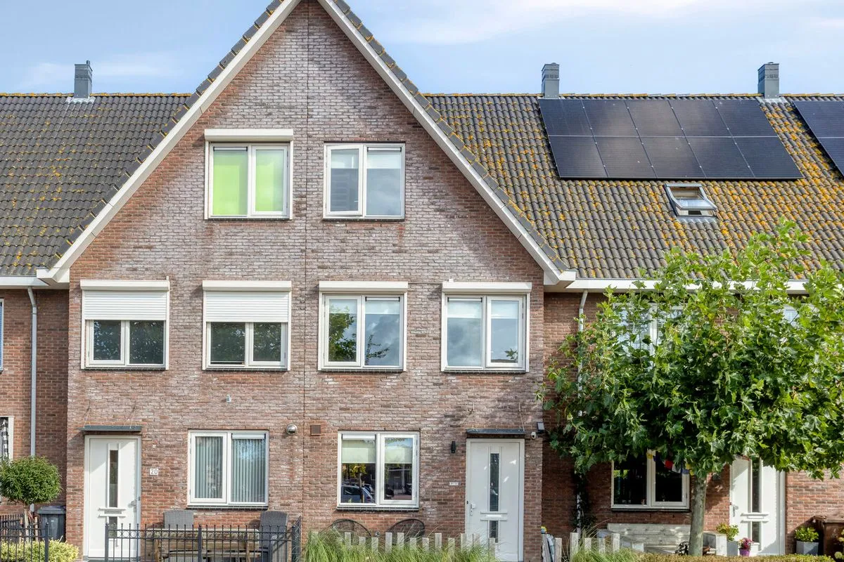 Tussenwoning te koop: Rode Kruislaan 18, Hellevoetsluis