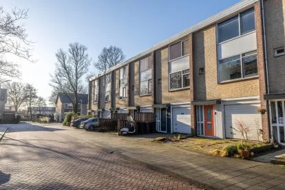 Tussenwoning te koop: Rode Zee 31, Peldersveld West Zaandam