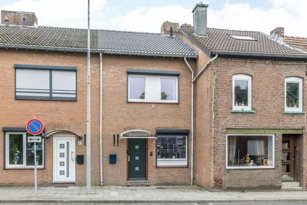 Tussenwoning te koop: Roebroekweg 4A, Pronsebroek Heerlen