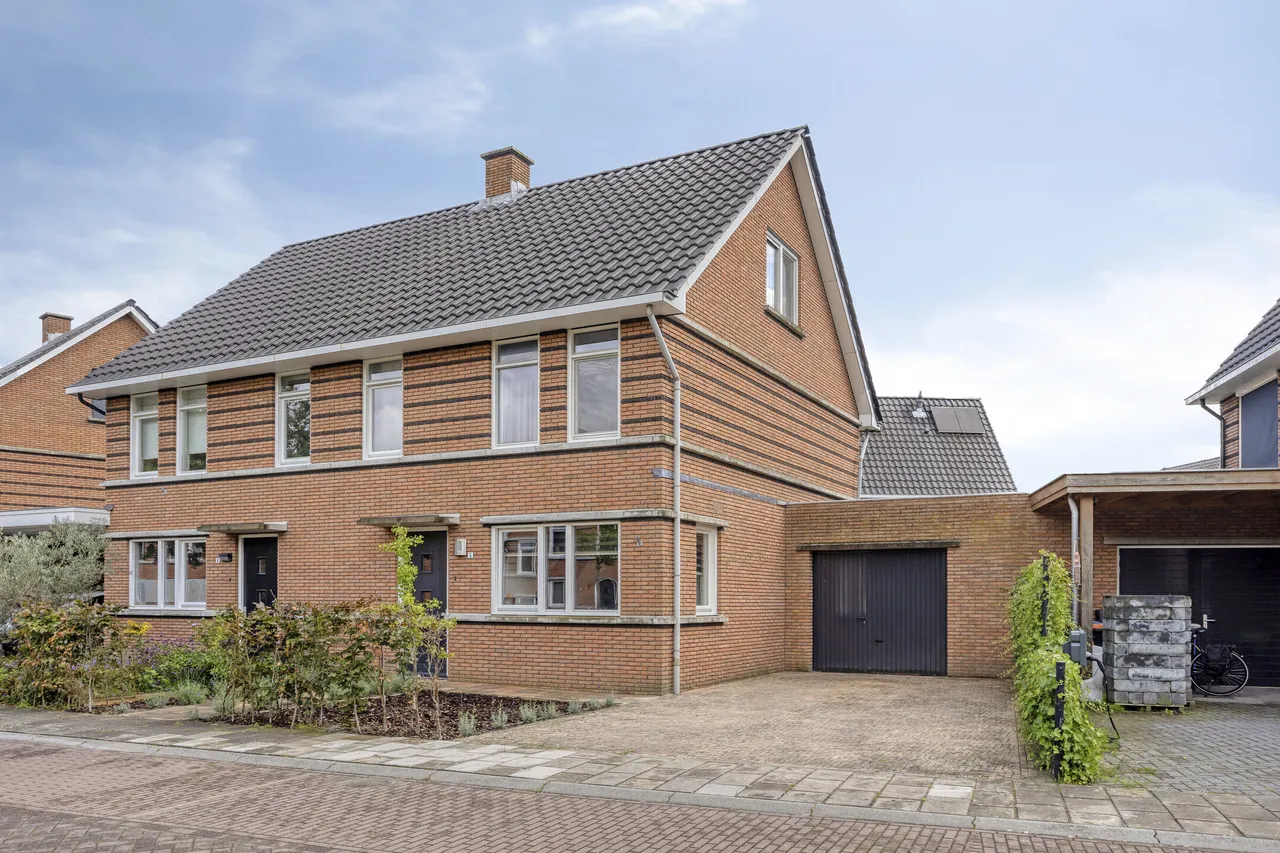 Hoekwoning te koop: roelof blokzijlstraat 4, Enschede