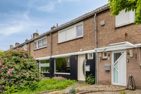 Tussenwoning te koop: Roelof van Schevenstraat 8, Tubantia-Toekomst Enschede