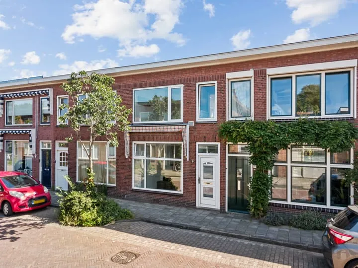 Terraced house for sale: Roemer Visscherstraat 19, Lage Mors Leiden