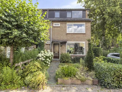 Corner house for sale: Roemer Visscherstraat 2, Hoofdstraat Krimpen Aan De Lek