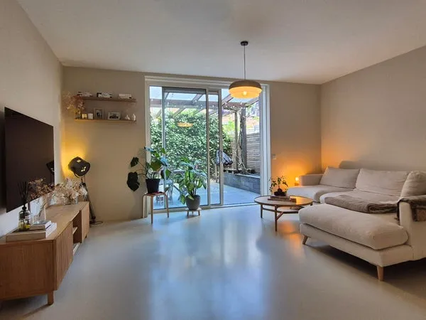 Woning te huur: Roentgenstraat, Feijenoord Rotterdam