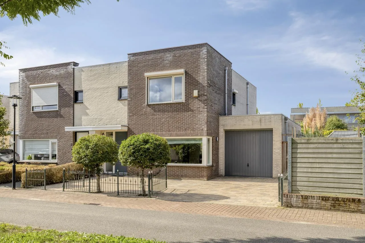 Twee-onder-één-kap te koop: Roerdomp 1, Terneuzen