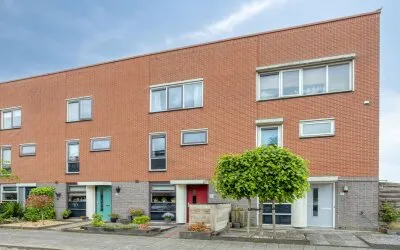 Tussenwoning te koop: Roerdomplaan 14, Emmeloord-Centrum-Tussen Gracht en Vaart Emmeloord