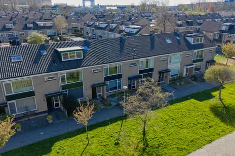 Tussenwoning te koop: Roerdompstraat 18, Vogelbuurt-Oost Zwijndrecht