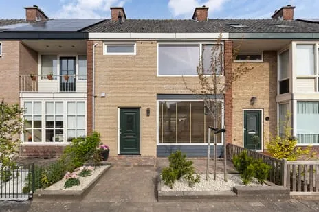Tussenwoning te koop: Roerdompstraat 6, Vogelbuurt Maassluis