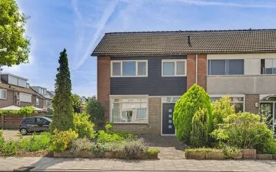 Corner house for sale: Roerdompstraat 8, Hank Hank