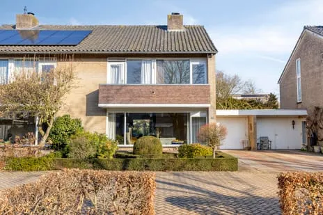 Tussenwoning te koop: Roerlaan 35, De Gentiaan Son En Breugel