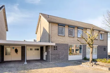 Tussenwoning te koop: Roggelseweg 4, Helden