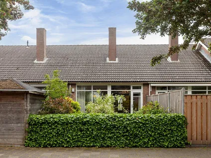 Tussenwoning te koop: Roland Holstheem 6, Hemen Hillegom
