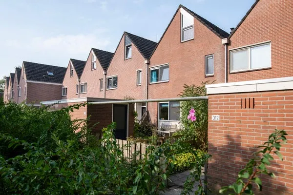 Tussenwoning te koop: Rolderbrink 314, Bargeres Emmen