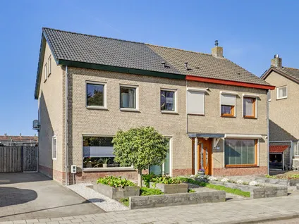 Twee-onder-één-kap te koop: Romelaan 65, Velletri Oudenbosch