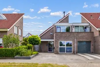 Twee-onder-één-kap te koop: Romy Schneiderweg 37, Filmwijk Midden Almere