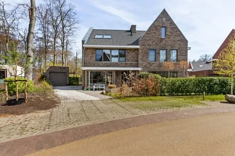 Twee-onder-één-kap te koop: Rondeellaan 18, Landelijk Gebied 93 Hilversum