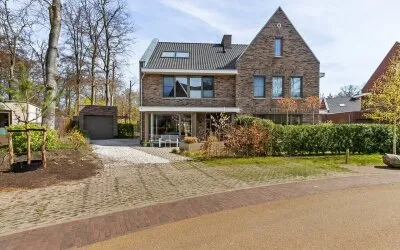 Twee-onder-één-kap te koop: Rondeellaan 18, Landelijk Gebied 93 Hilversum
